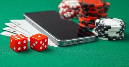 Tải app Casino Mocbai và ưu điểm khi chơi game qua ứng dụng 9