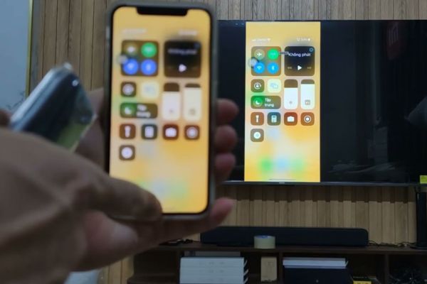 Cách chiếu màn hình iPhone lên TV Samsung siêu đơn giản 10 Tại sao nên chiếu màn hình iPhone lên TV Samsung?