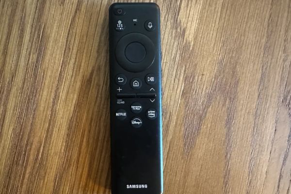 Cách chiếu màn hình iPhone lên TV Samsung siêu đơn giản 11 Nhấn nút “Cài đặt”