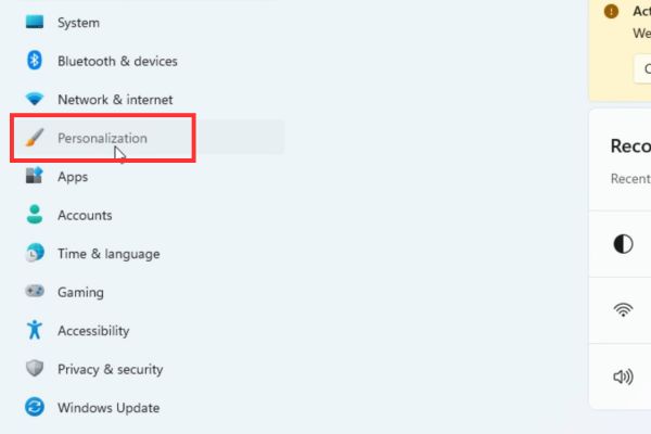 Tìm và chọn mục Personalization