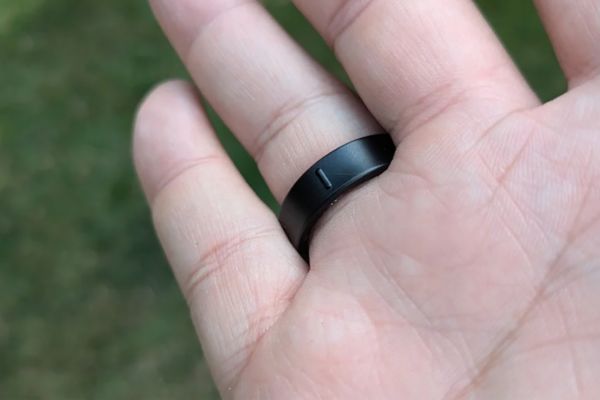 Những điều cần biết khi mua Galaxy Ring 18 Xoay mặt có vạch hướng vào trong lòng bàn tay