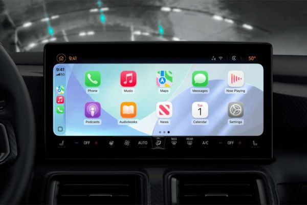 iOS 26: Summary of new features 20 CarPlay: more friendly interface