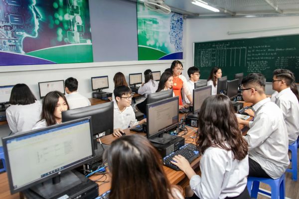 Học miễn phí khóa học Phổ cập AI và nhận chứng chỉ từ Trung ương Đoàn 8 Ngôn ngữ tiếng Việt dễ hiểu