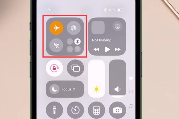 Cách bypass Unable to Verify App trên iPhone 27 Bật chế độ máy bay