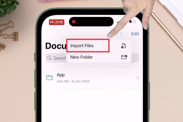 Cách bypass Unable to Verify App trên iPhone 24 Vào tab Files, nhấn dấu + và Import Files