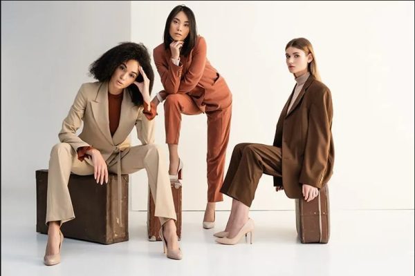 Dịch Vụ Thuê Mẫu Tây Chụp Ảnh Chuyên Nghiệp, Giá Tốt Nhất Hiện Nay Tại Hồ Chí Minh 1