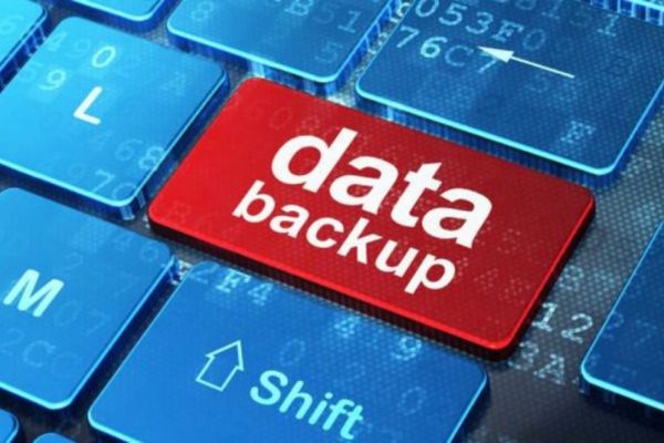 Nên tạo một bản sao lưu toàn bộ hệ thống