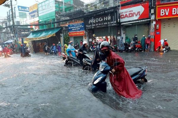 2 ứng dụng theo dõi tình hình ngập nước tại TP.HCM