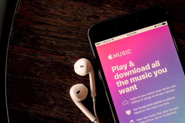 Vì sao nên biết cách xem lời bài hát offline?