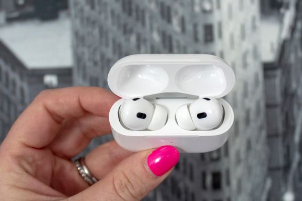 Cách tắt tiếng khi cắm sạc AirPods để không làm phiền người khác 14 Phải làm gì nếu đã tắt nhưng vẫn nghe tiếng?