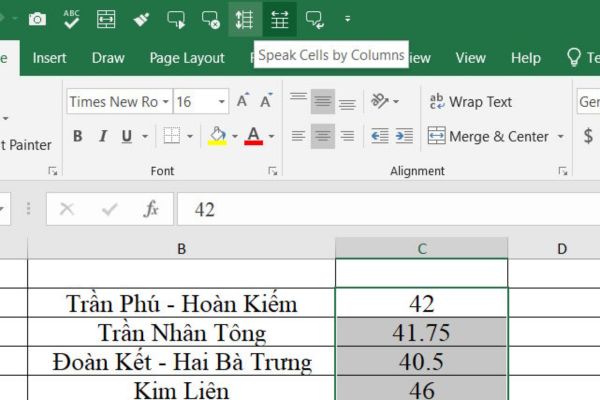 Excel sẽ tô sáng ô đang được đọc