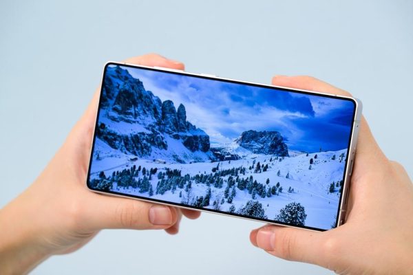 Đánh giá Samsung Galaxy S25 sau 1 năm: Liệu "quái vật" hiệu năng có còn "phong độ"? 11 Màn hình lớn cho trải nghiệm hoàn hảo