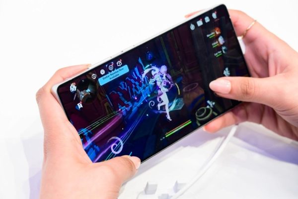 Đánh giá Samsung Galaxy S25 sau 1 năm: Liệu "quái vật" hiệu năng có còn "phong độ"? 12 Thời lượng pin dài khi sử dụng liên tục khoảng 29 đến 31 giờ