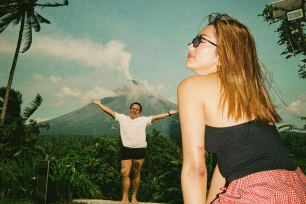How to create amazing flash effects for photos on Instagram