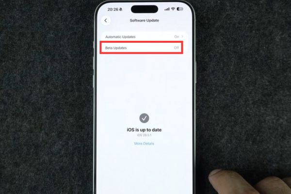 Nhấn vào Beta Updates
