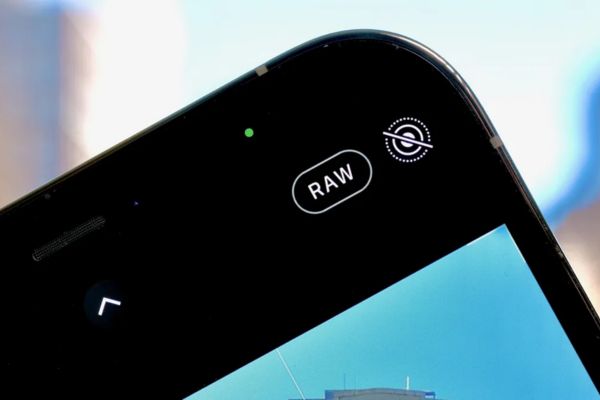 Bật chế độ chụp RAW