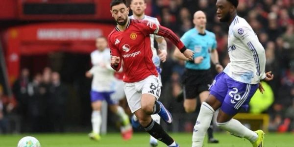 Khoảnh khắc Bruno Fernandes thực hiện đường chuyền đẳng cấp