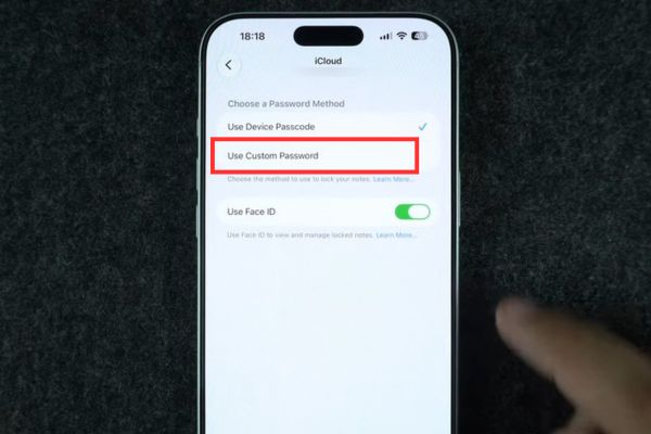 Chọn vào dòng Use custom password