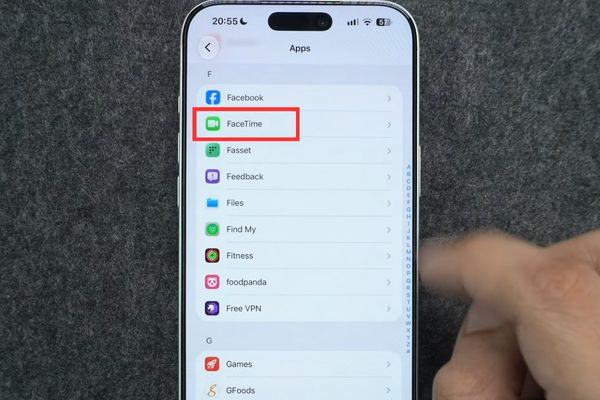 Lướt tìm mục có tên FaceTime