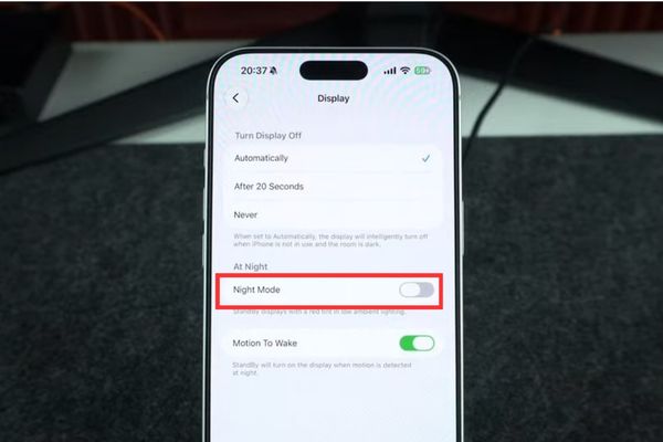 Cách tắt màn hình đỏ trên chế độ StandBy cho iPhone 15 Hướng dẫn cách tắt màn hình đỏ trên chế độ StandBy