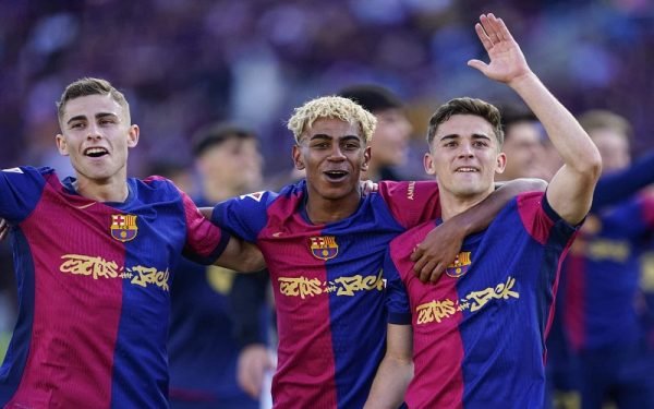 Barcelona đang hướng đến tương lai bằng chiến lược trẻ hóa đội hình và phát triển bền vững