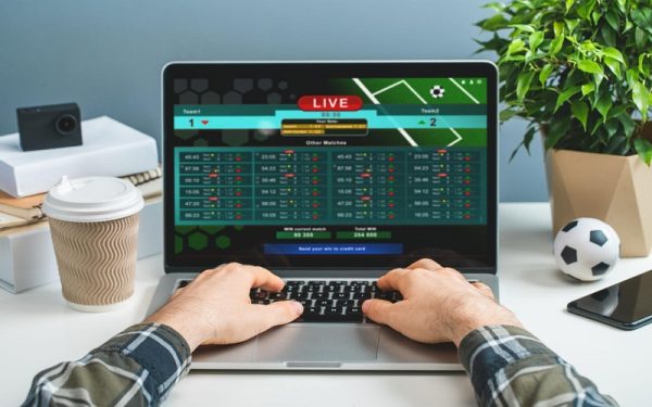 Cá cược bóng đá trực tuyến giúp người chơi dễ dàng theo dõi tỷ lệ kèo và đặt cược