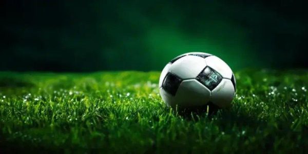 Cuối trận thường xuất hiện nhiều điều chỉnh chiến thuật