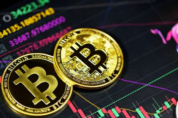 Crypto hay cổ phiếu năm 2027 - Hình thức đầu tư nào phù hợp hơn với bạn? 8 Crypto hay cổ phiếu năm 2027 - Hình thức đầu tư nào phù hợp hơn với bạn? 7